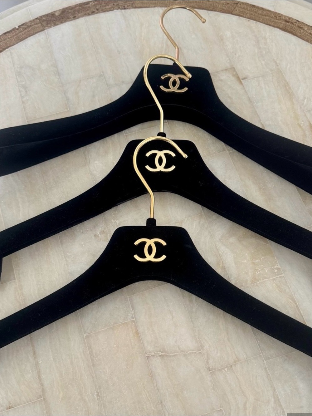 CHANEL Black Velvet Hangers with Gold CC Accents - Picture 3 of 4